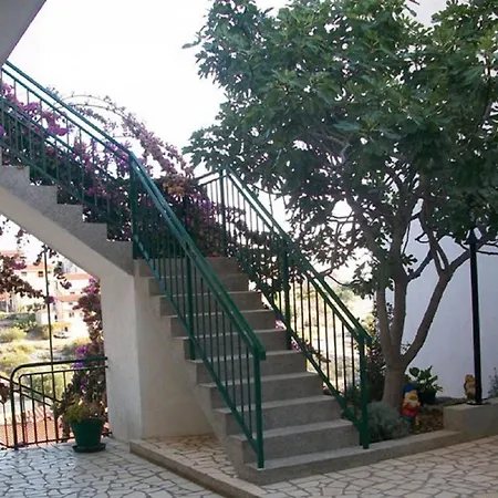 Apartment Neva *